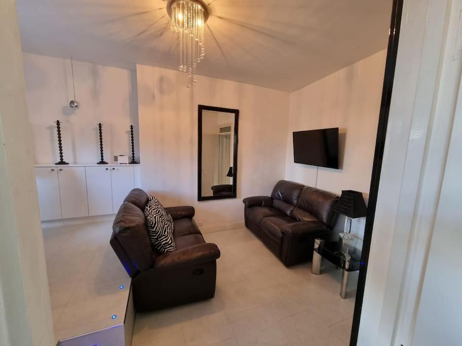 Beautiful Apartment In The Heart Of Rochester Rochester  Eksteriør billede
