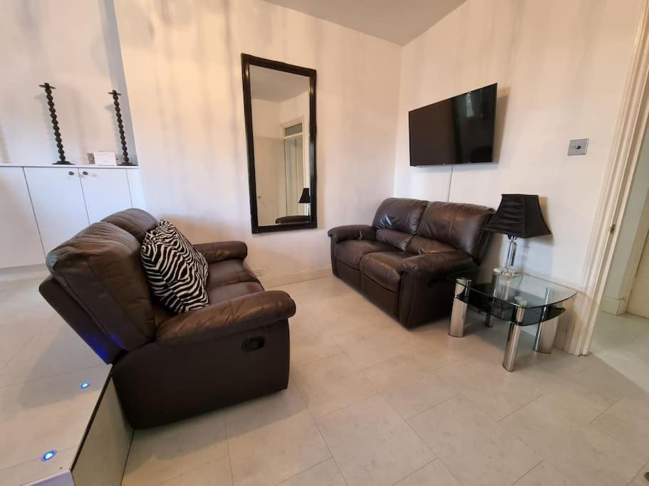 Beautiful Apartment In The Heart Of Rochester Rochester  Eksteriør billede